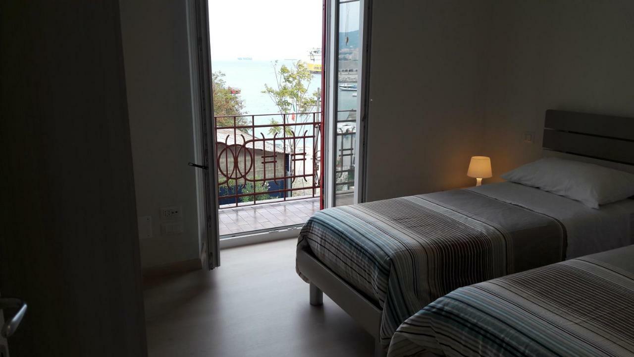 Residenza Lux Fronte Mare Apartment Vado Ligure Exterior photo